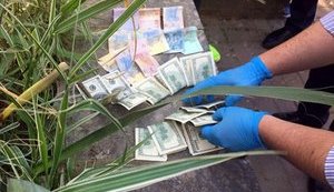 На взятке в 4 тыс. долларов задержан мэр Чопа и его подельники. ФОТО