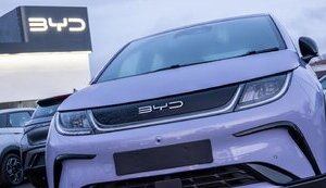 Китайська BYD збирається цього року подвоїти продажі своїх електромобілів за кордоном