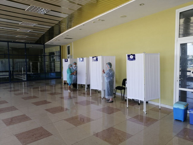 Центр масової вакцинації відкрився у Маріуполі 02