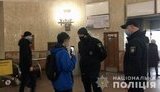 У метро Києва поліція від початку карантину склала 148 протоколів на людей без масок. ВІДЕО+ФОТОрепортаж