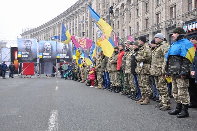 У Києві відбувся марш памяті захисників Дебальцівського плацдарму 02 У Києві відбувся марш памяті захисників Дебальцівського плацдарму 02