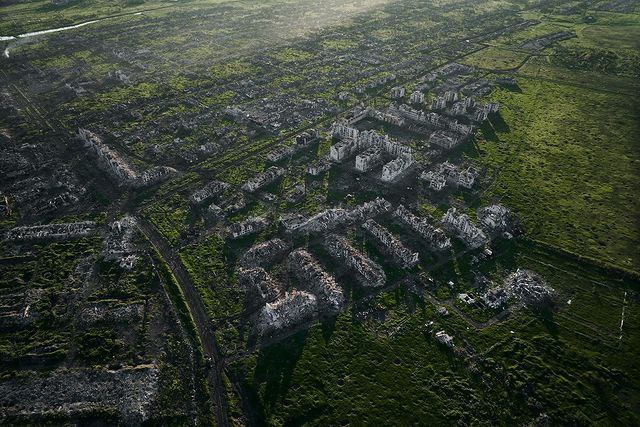 City that no longer exists: photographers showed destroyed Mariinka 05