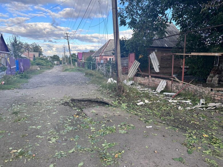 Росіяни за добу обстріляли 14 населених пунктів Донеччини. Зафіксовано 40 руйнувань будинків, школи, фільтрувальної станції 11
