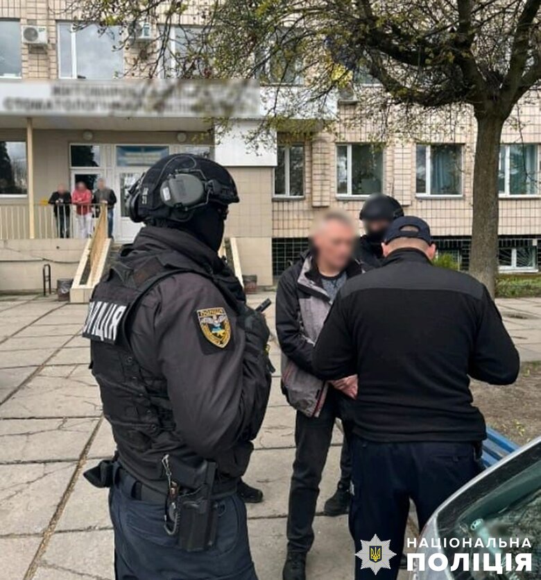 Голова Житомирської обласної військово-лікарської комісії спіймали на хабарі