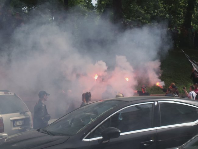 Car owners with EU license plates picket Verkhovna Rada 15