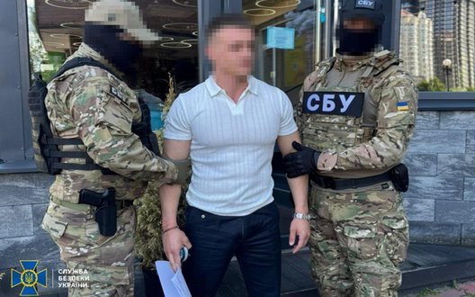 Фіктивні довідки, "бронь" і втеча за кордон: СБУ в