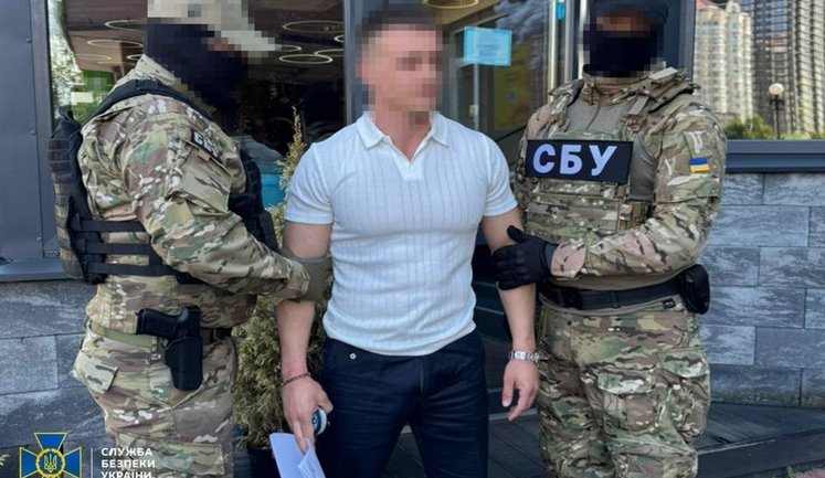 Фиктивные справки, "бронь" и бегство за границу: СБУ раскрыла новые схемы для уклоняющихся от военной службы. ФОТОрепортаж