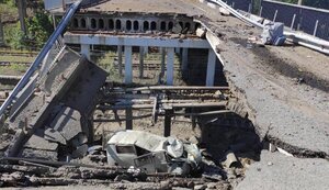 Russia destroys by air all roads and bridges to Lisichansk, - Haidai. VIDEO