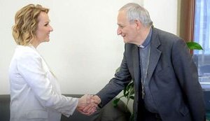 Спецпредставник Ватикану зустрівся з дитячою омбудсменкою РФ Львовою-Бєловою, на арешт якої видав ордер МКС
