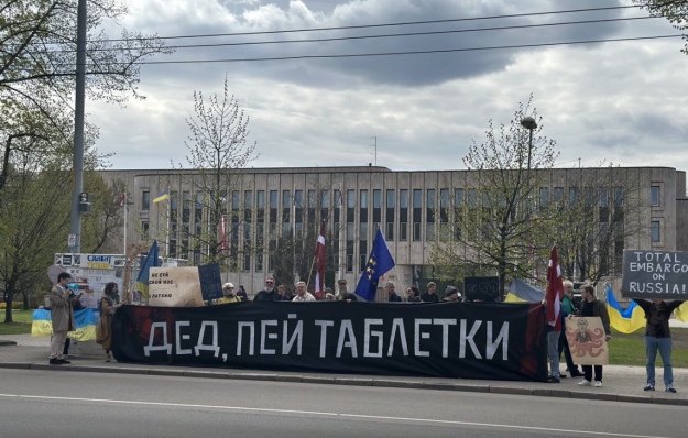 Русскоязычные жители Латвии призвали Путина не защищать их 01