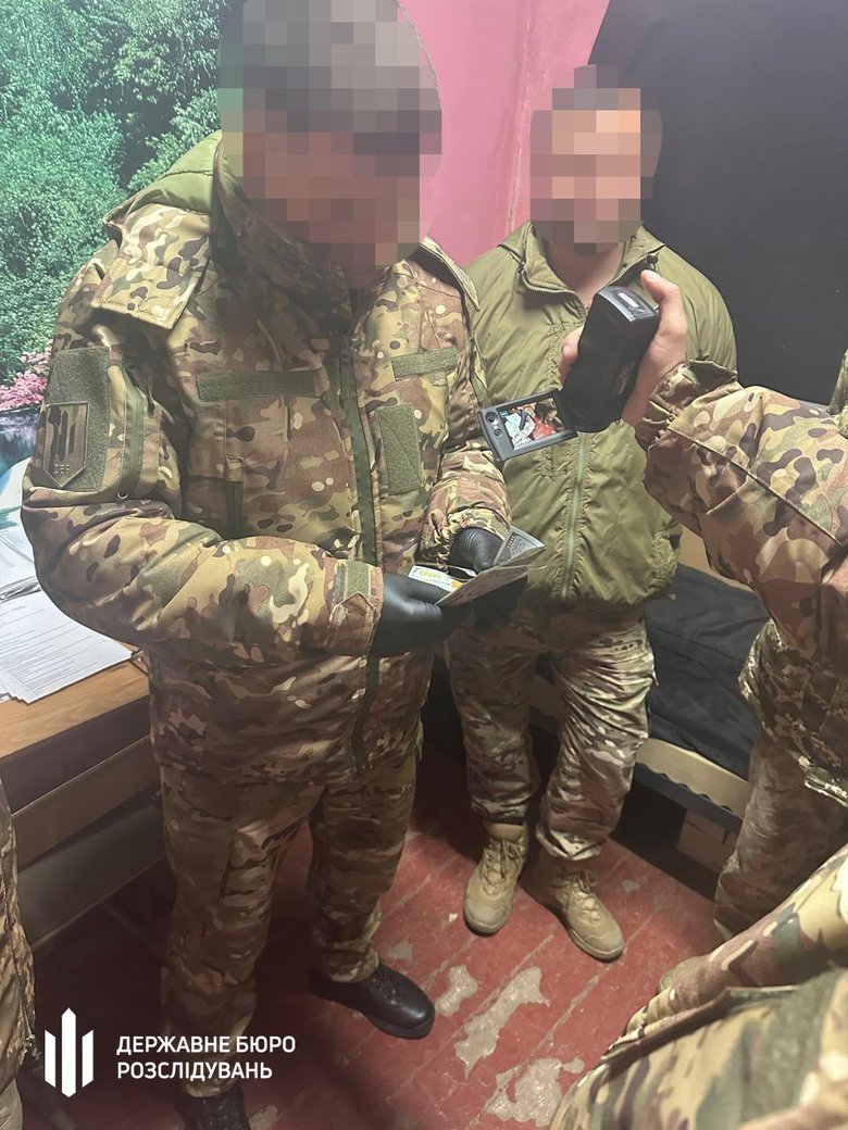 подкуп должностного лица воинской части