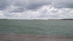 Штормовое предупреждение объявлено в акватории Азовского моря