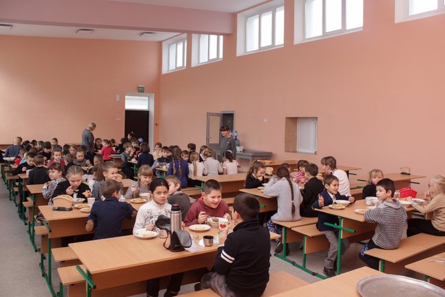 Реконструкція опорних шкіл триває на Дніпропетровщині 21