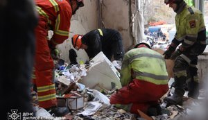 Аварийно-спасательные работы в Днепре завершены: трое погибших, 12 пострадавших, в том числе двое детей. ФОТОРЕПОРТАЖ