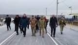 Посли країн "Вишеградської четвірки" відвідали лінію розмежування на Донбасі. ФОТО