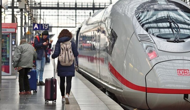 Німецький Deutsche Bahn виплатив рекордні 197 мільйонів євро за запізнення та скасування поїздів