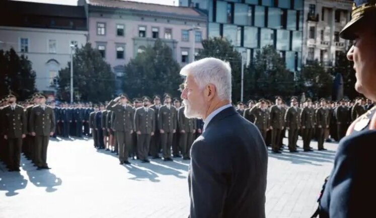 НАТО не имеет опыта ведения современной войны, его имеют только армии Украины и РФ, - Павел