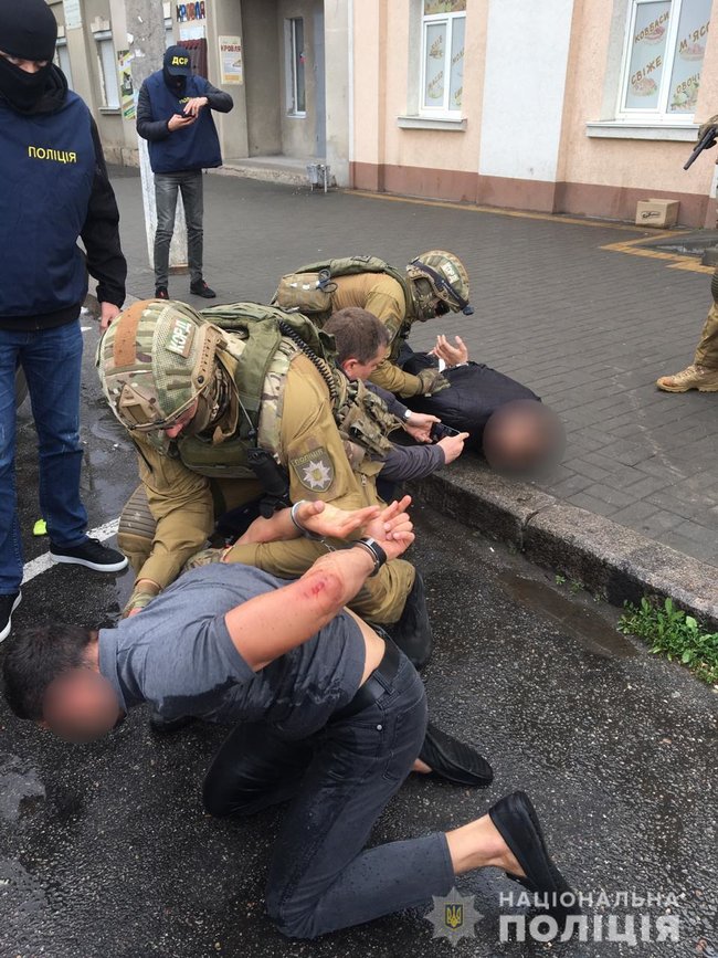Двое жителей Николаева требовали у бизнесмена несуществующий долг, - полиция 01