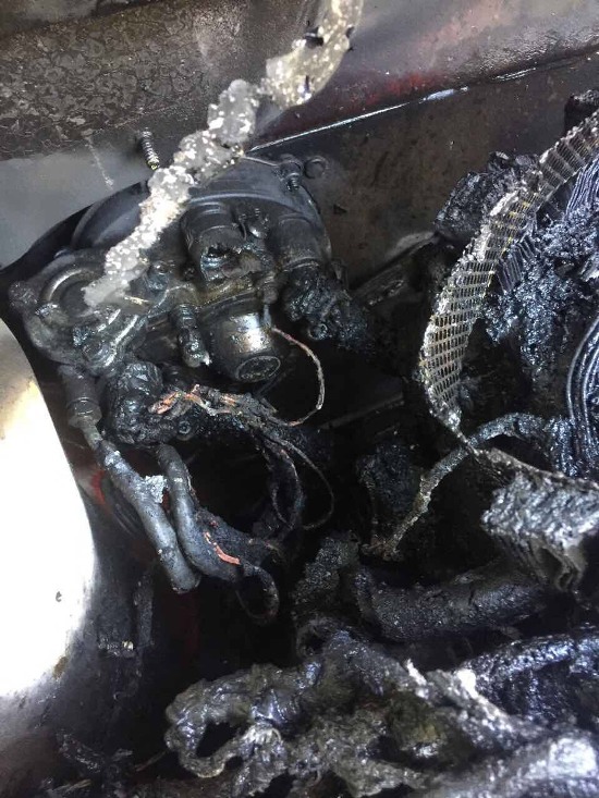 Три машини горіли в Києві за добу 02 Три машини горіли в Києві за добу 02
