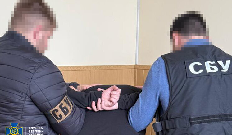 Затримано агентів російського ГРУ, які збиралися підірвати військову автівку та адмінбудівлю поліції у Вінниці, - СБУ. ФОТОрепортаж