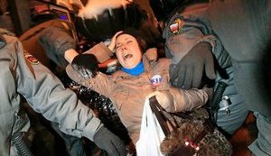 Опять 31: в Москве жестко разогнали митинг "несогласных". ФОТОрепортаж