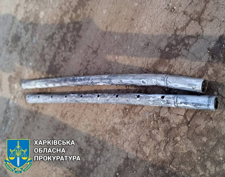 Последствия обстрела Купянщины: Поврежден дом, газопровод и машины 03