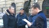 Чиновник Госмиграции, получивший от иностранца 14 тыс. грн за содействие в получении гражданства, задержан во Львове, - СБУ. ФОТО