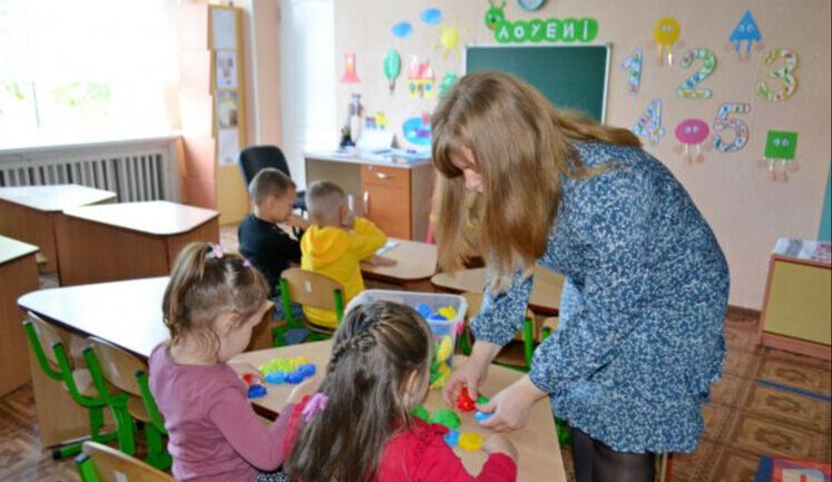 Employees of kindergartens will not receive teacher’s "one thousand" - MES