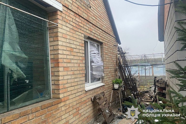 Двоє людей зазнали поранень через російські обстріли Дніпропетровщини