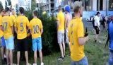 Шведы справляли малую нужду в центре Киева под присмотром "Беркута": Велкам ту Юкрейн, свиден! + ВИДЕО.
