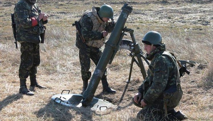 Турчинов дал разрешение военным на применение оружия: "Ответственность за кровь украинских военных на Путине"