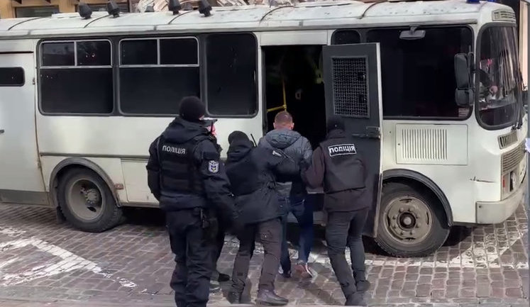 Правоохранители предотвратили проведение "митинга" под зданием Минюста: За деньги из РФ должны были "протестовать" против насилия в украинских тюрьмах. ВИДЕО