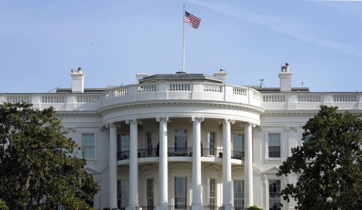 Russia to face international isolation if it continues to support Assad, - White House