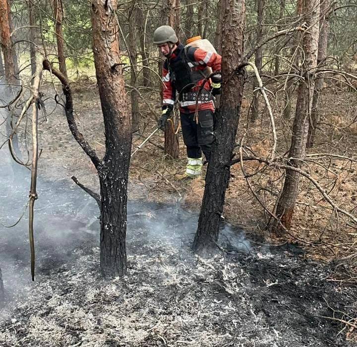 Ворог обстріляв 5 районів Харківщини. По Вовчанську били із артилерії, пошкоджено багатоповерхівки, поранено чоловіка, - ОВА 01
