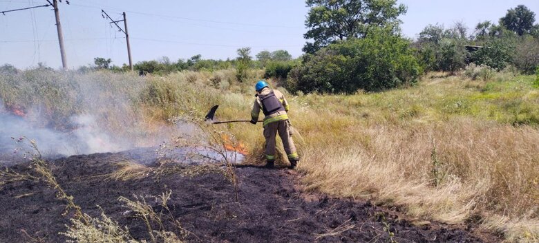 Доба на Донеччині: удари по Вугледару та Авдіївці, ворог скинув 2 авіабомби на Нью-Йорк 02
