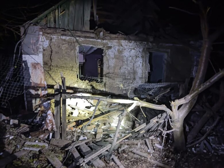 Ввечері ворог бив по Нікополю, вночі вдарив по Марганецькій громаді, є поранені 01