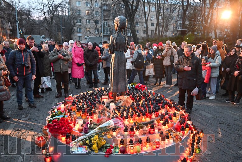 В Киеве почтили память жертв Голодомора 16