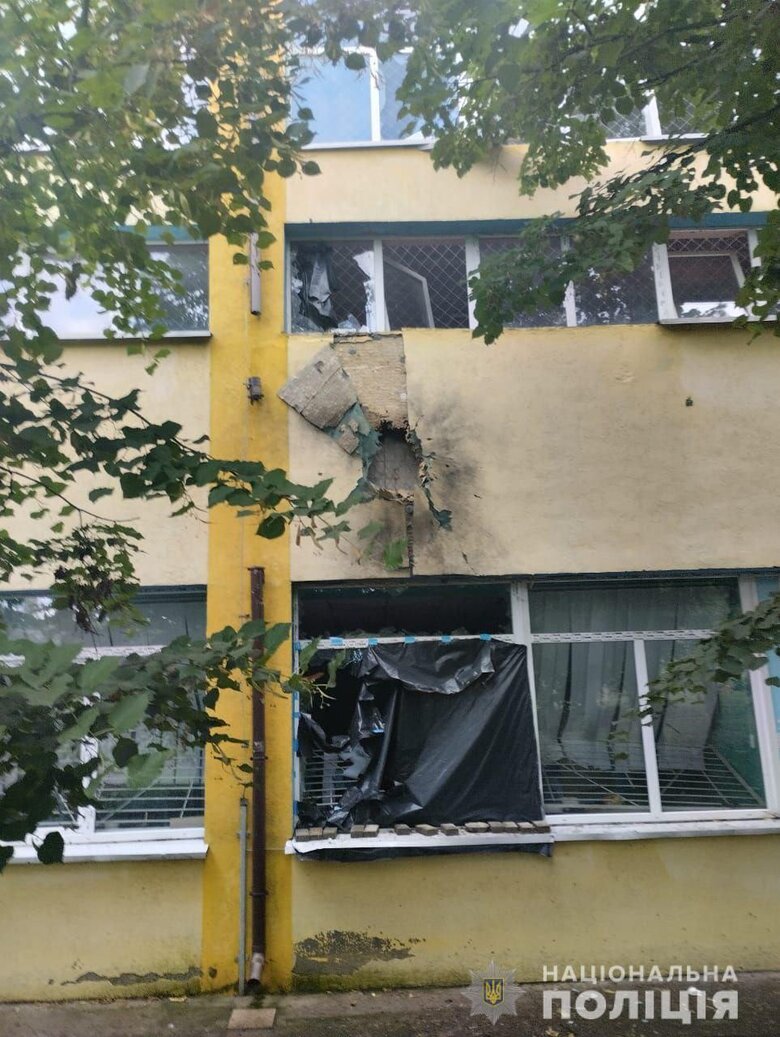 Russian occupation troops set fire to 10 settlements in Donetsk region. There are killed and wounded, - National Police 01