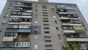 Occupiers strike Pavlohrad, Nikopol and Synelnykove districts: infrastructure, apartment building and vehicles damaged. PHOTO
