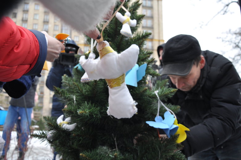 Ялинка для Героїв: у Києві вшанували память загиблих воїнів та Героїв Небесної Сотні 34