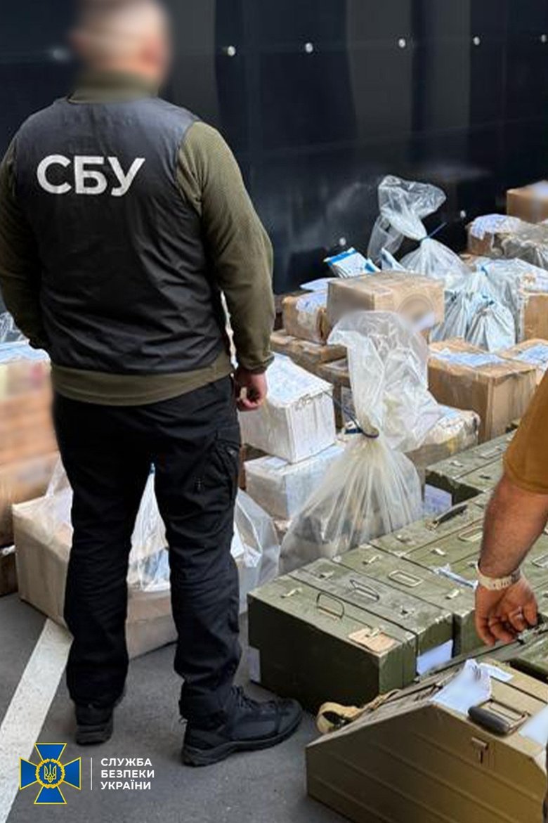 Викрито торговців зброєю