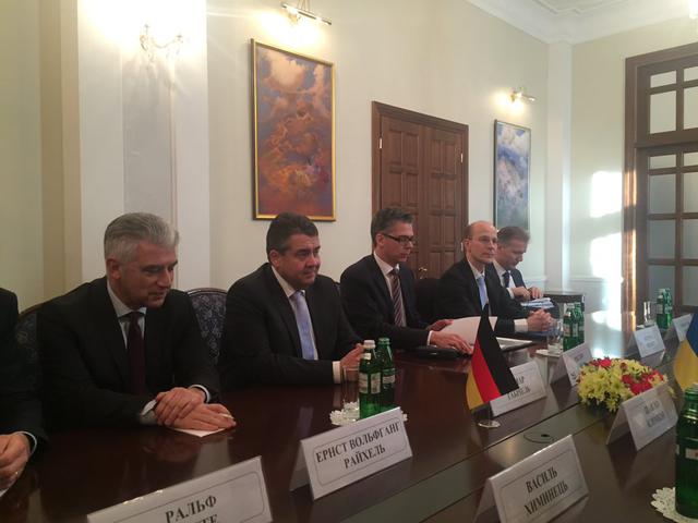 Клімкін провів переговори з німецьким колегою Габріелем 02