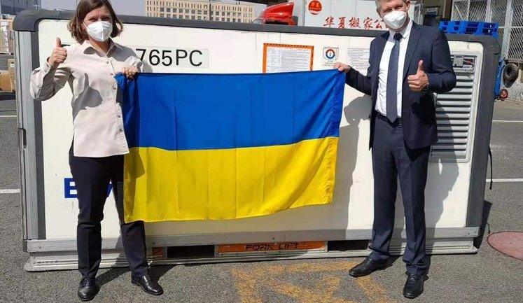 В Украину отправлена ​​первая партия китайской COVID-вакцины CoronaVac, - посольство. ФОТОрепортаж
