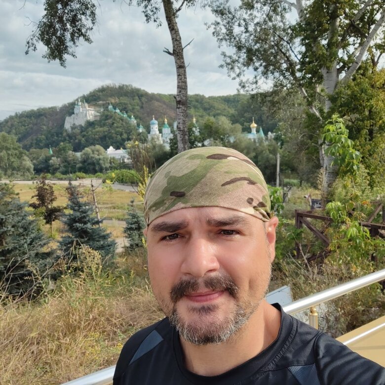 Танюш, ну я ж не збираюся помирати, за Україну треба жити! – загиблий бойовий медик Юрій Антонов 19