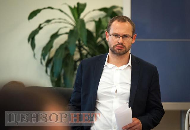 Комитет Рады проголосовал за снятие депутатской неприкосновенности с Добкина 02