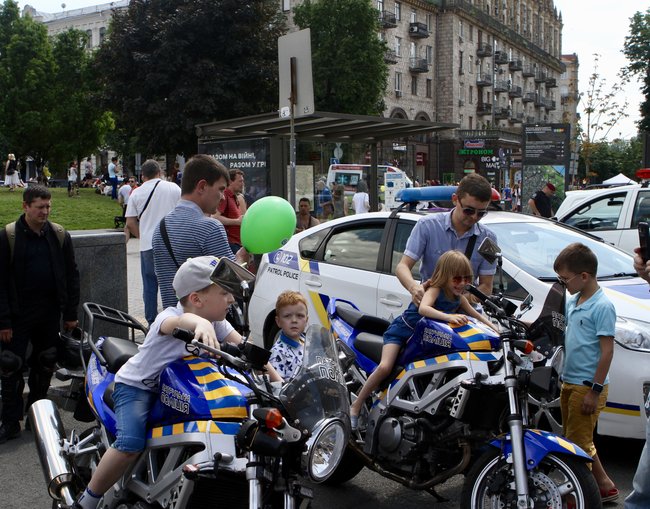 На Майдане Незалежности в Киеве начался фестиваль Все вместе - за семью 01