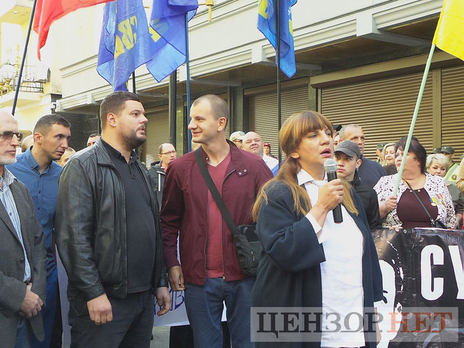 ФСБ+ГПУ=дружба?: активісти пікетують ГПУ проти екстрадиції в РФ Тумгоєва 10