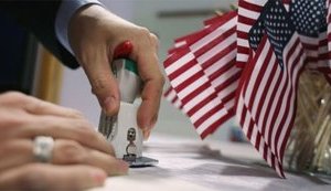 Байден скасував дію указу Трампа про обмеження на в'їзд до США