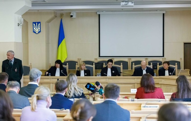 Адвокаты Порошенко заявили о давлении на судей по делу о санкциях