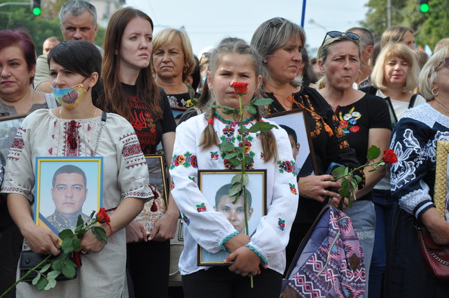 У центрі Києва відбувся Марш захисників України 35